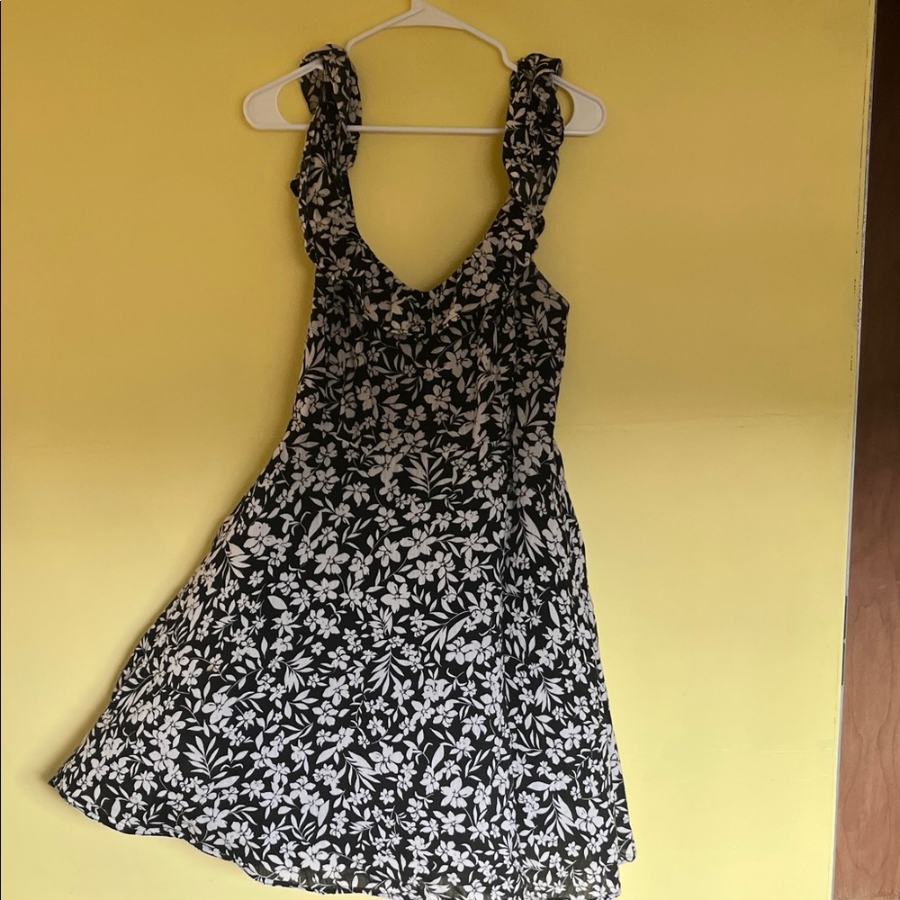 Old Navy Black and White Floral Sundress